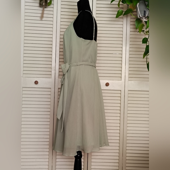 David's Bridal Light Mint Green Pleated Midi Dress Size 10 – Like New - Picture 2 of 13
